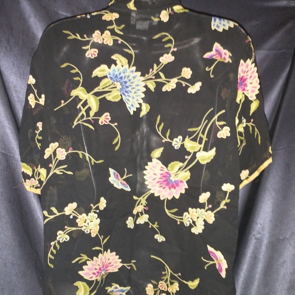 Champagne Collection oriental style blouse. - Picture 6 of 6